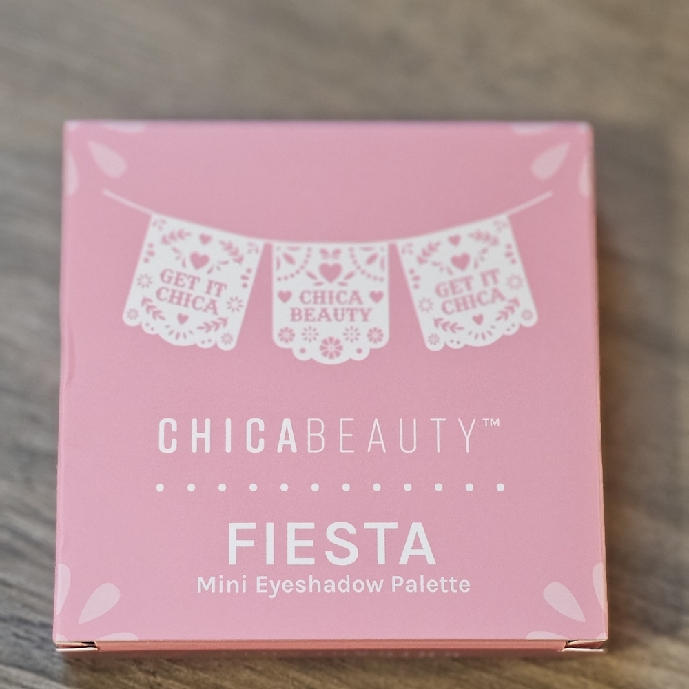 Chica Beauty FIESTA Mini Eyeshdow Palette